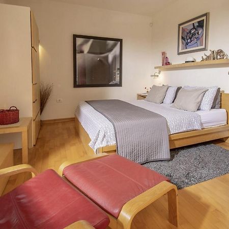 Villa Emili In Medulin - Haus Fuer 4-5 Personen Bagian luar foto