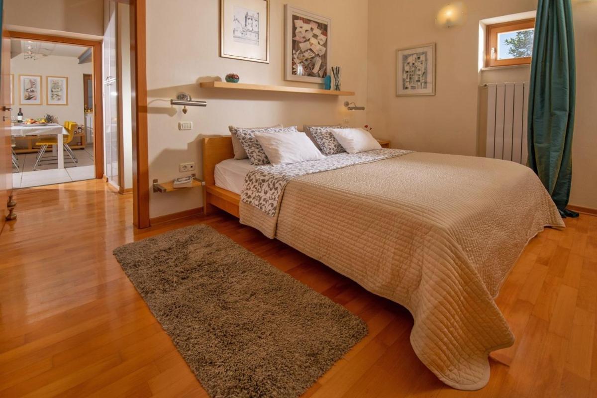 Villa Emili In Medulin - Haus Fuer 4-5 Personen Bagian luar foto