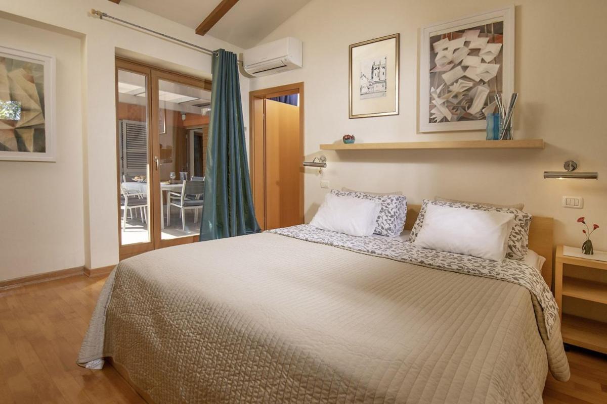 Villa Emili In Medulin - Haus Fuer 4-5 Personen Bagian luar foto