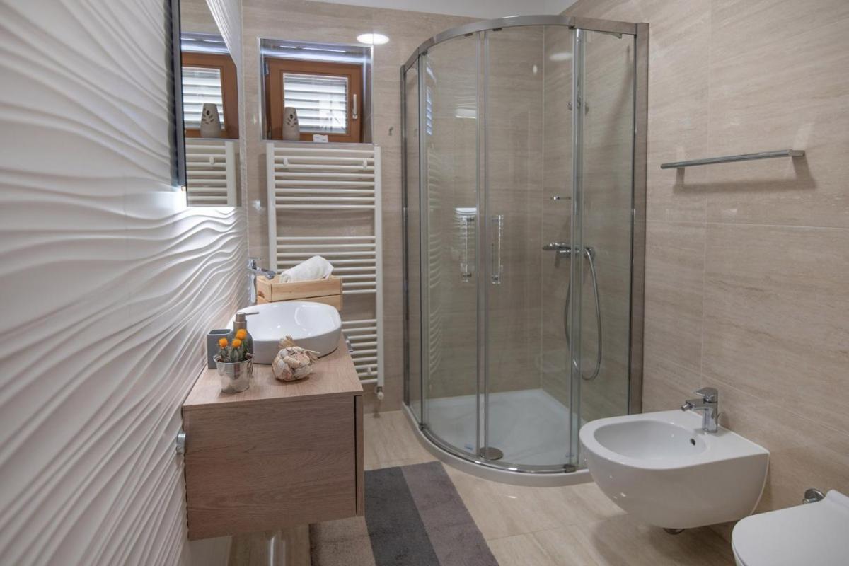 Villa Emili In Medulin - Haus Fuer 4-5 Personen Bagian luar foto
