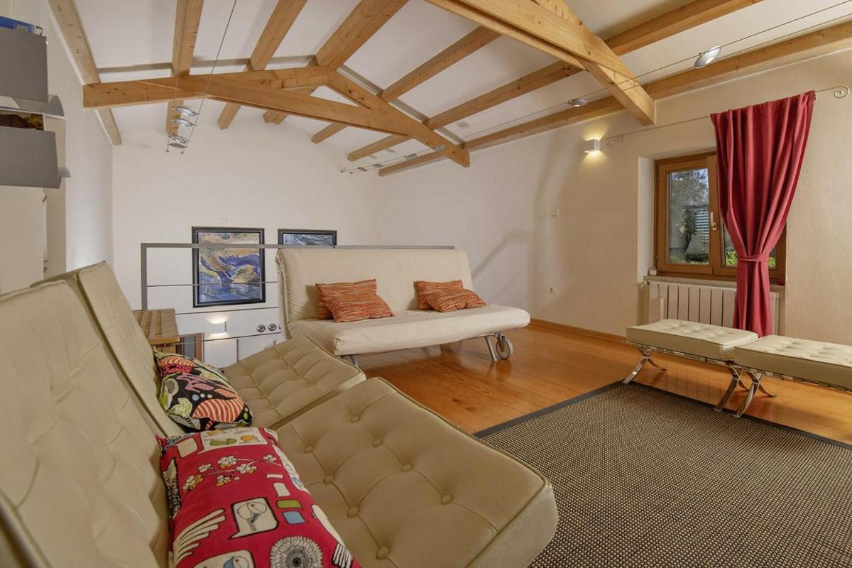 Villa Emili In Medulin - Haus Fuer 4-5 Personen Bagian luar foto