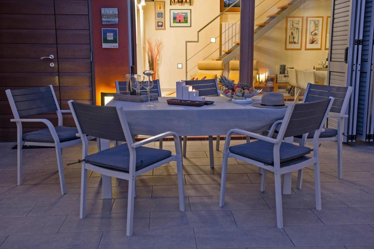 Villa Emili In Medulin - Haus Fuer 4-5 Personen Bagian luar foto